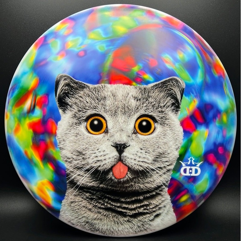 Gold Claymore – DyeMax – Trippin Space Kitty